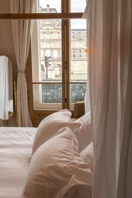Vue Louvre Et Seine Apartment