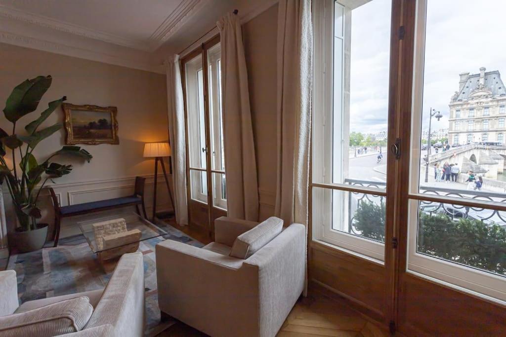 Apartment Vue Louvre Et Seine