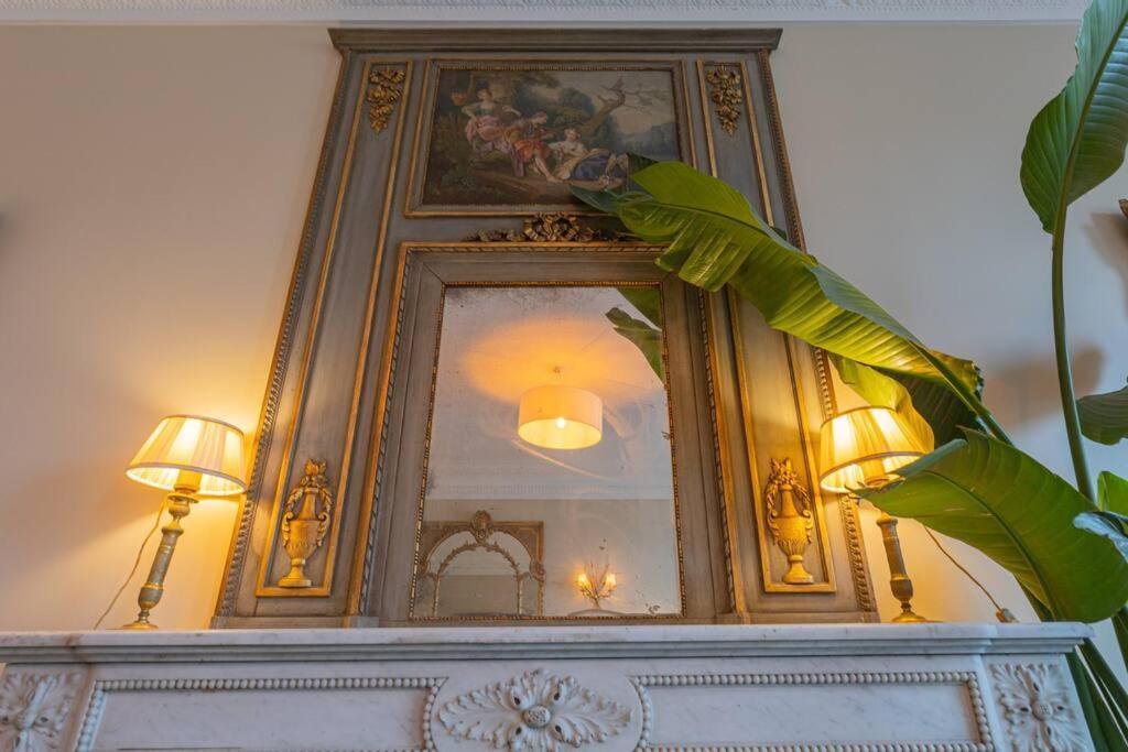 Vue Louvre Et Seine Apartment Paris