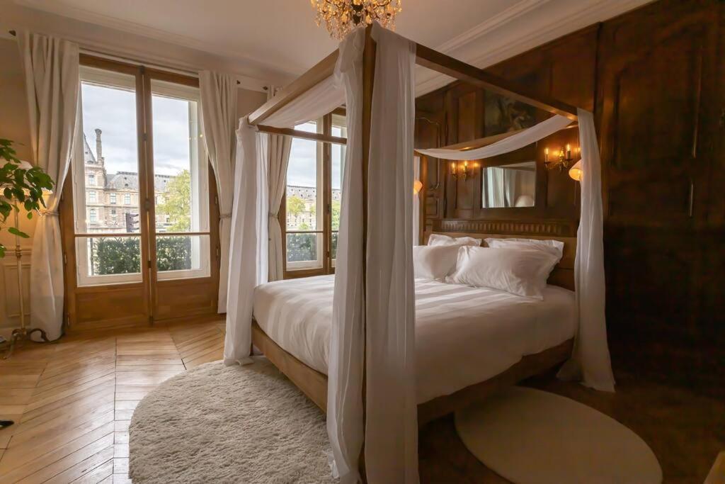 Apartment Vue Louvre Et Seine
