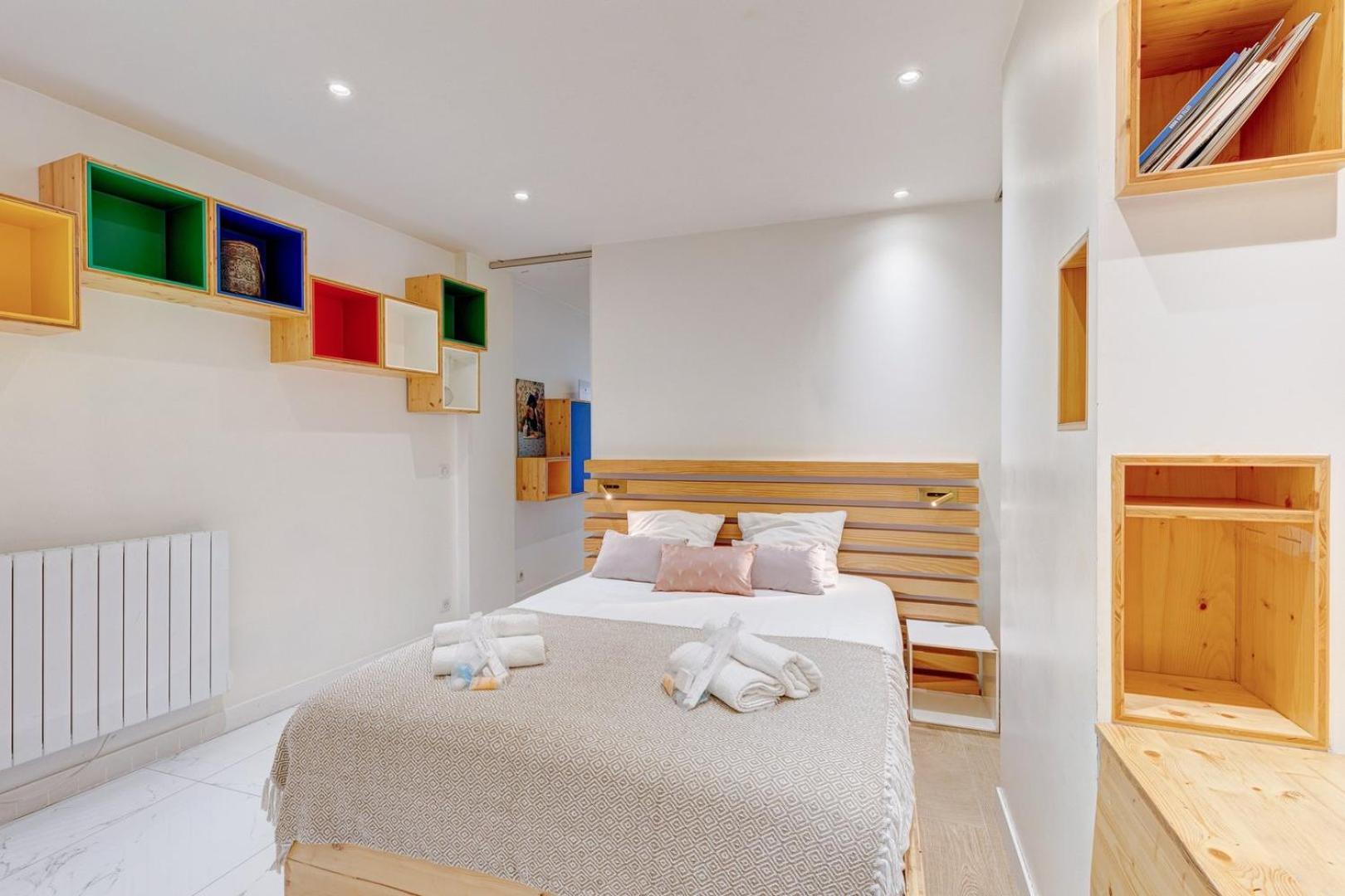 296 Ponceau - Superb In * Parigi