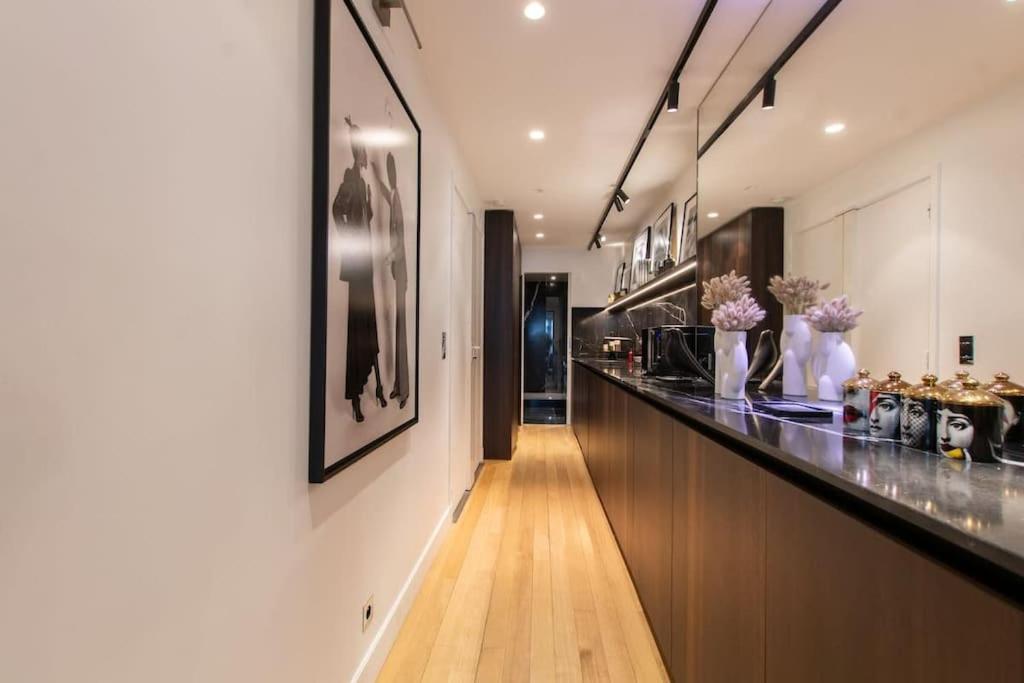De Luxe Avenue Montaigne Appartamento Parigi