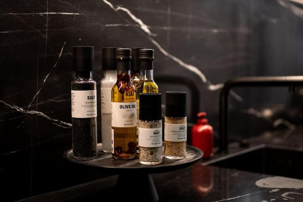 De Luxe Avenue Montaigne