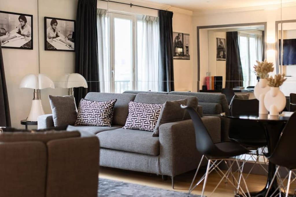 Appartamento De Luxe Avenue Montaigne Parigi