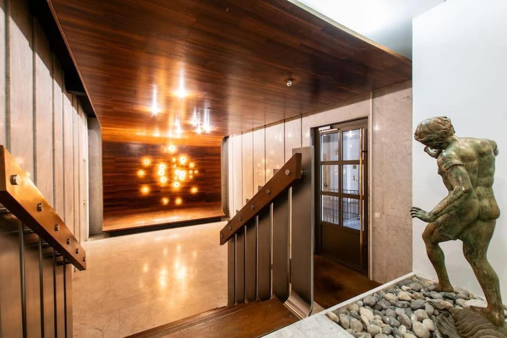 Appartamento De Luxe Avenue Montaigne Parigi