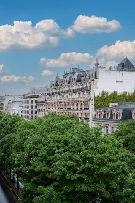 De Luxe Avenue Montaigne Appartamento