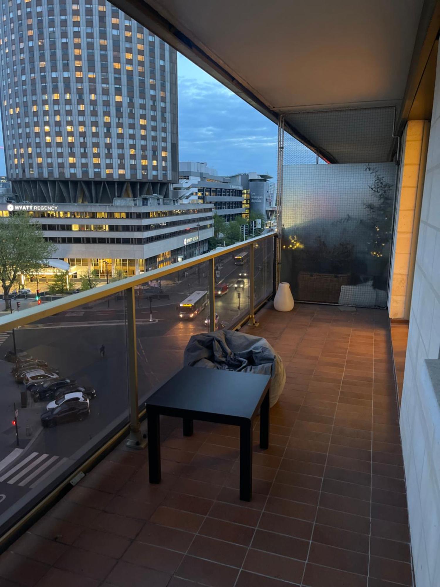 Apartment 17