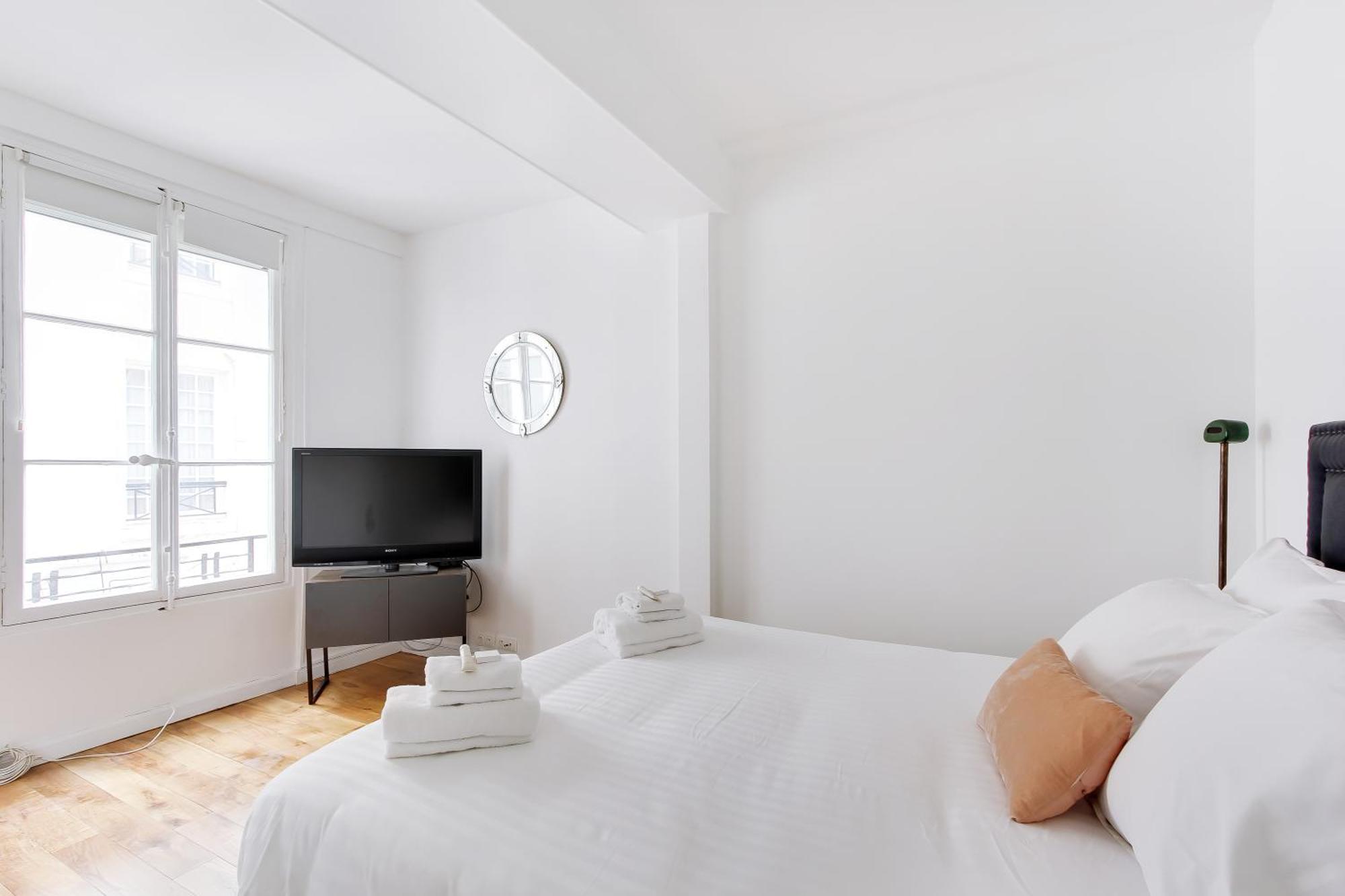 Pick A Flat's In Saint Germain - Rue De Buci Apartment *