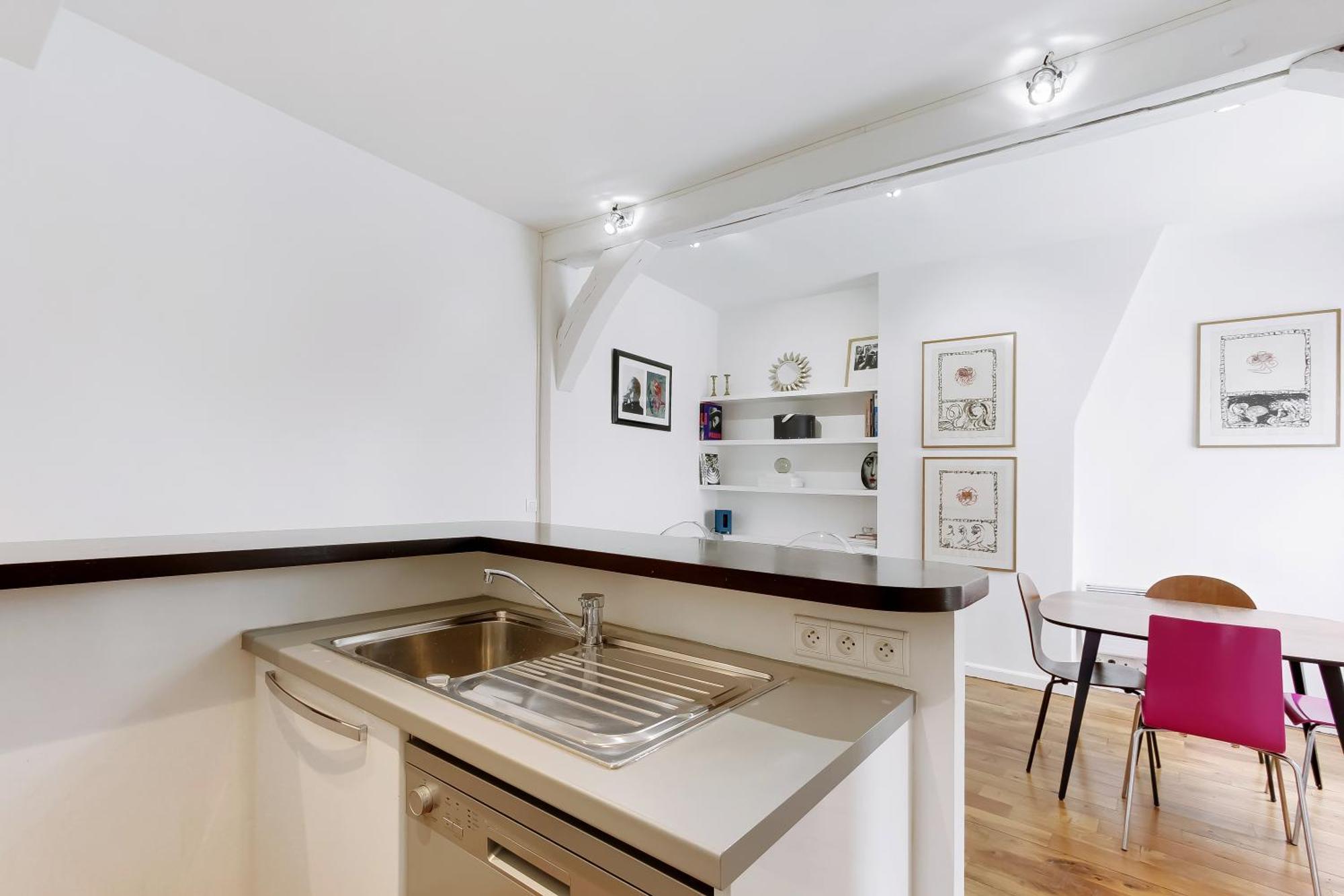 Apartment Pick A Flat's In Saint Germain - Rue De Buci Paris