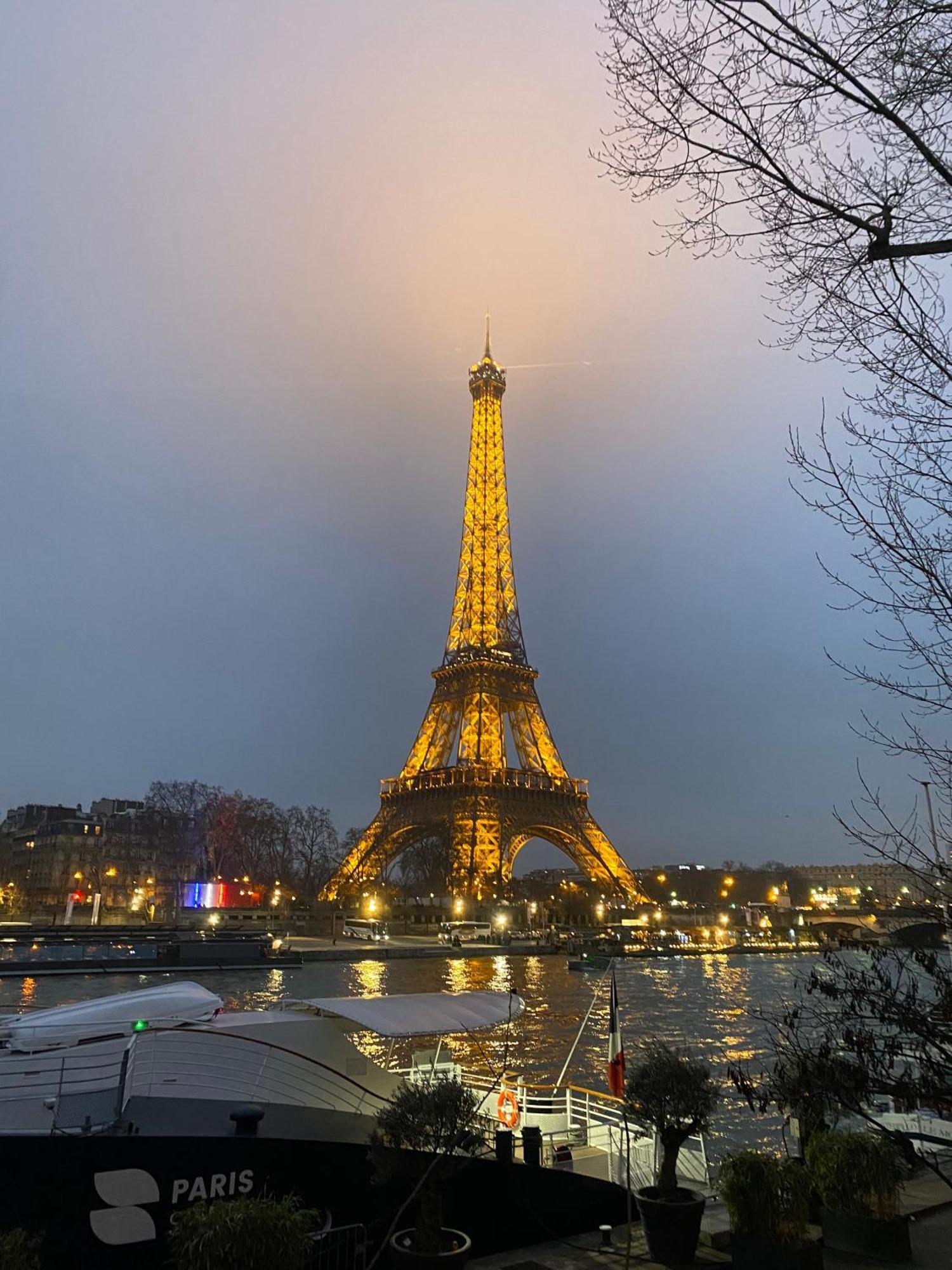 Passy Tour Eiffel * Parigi