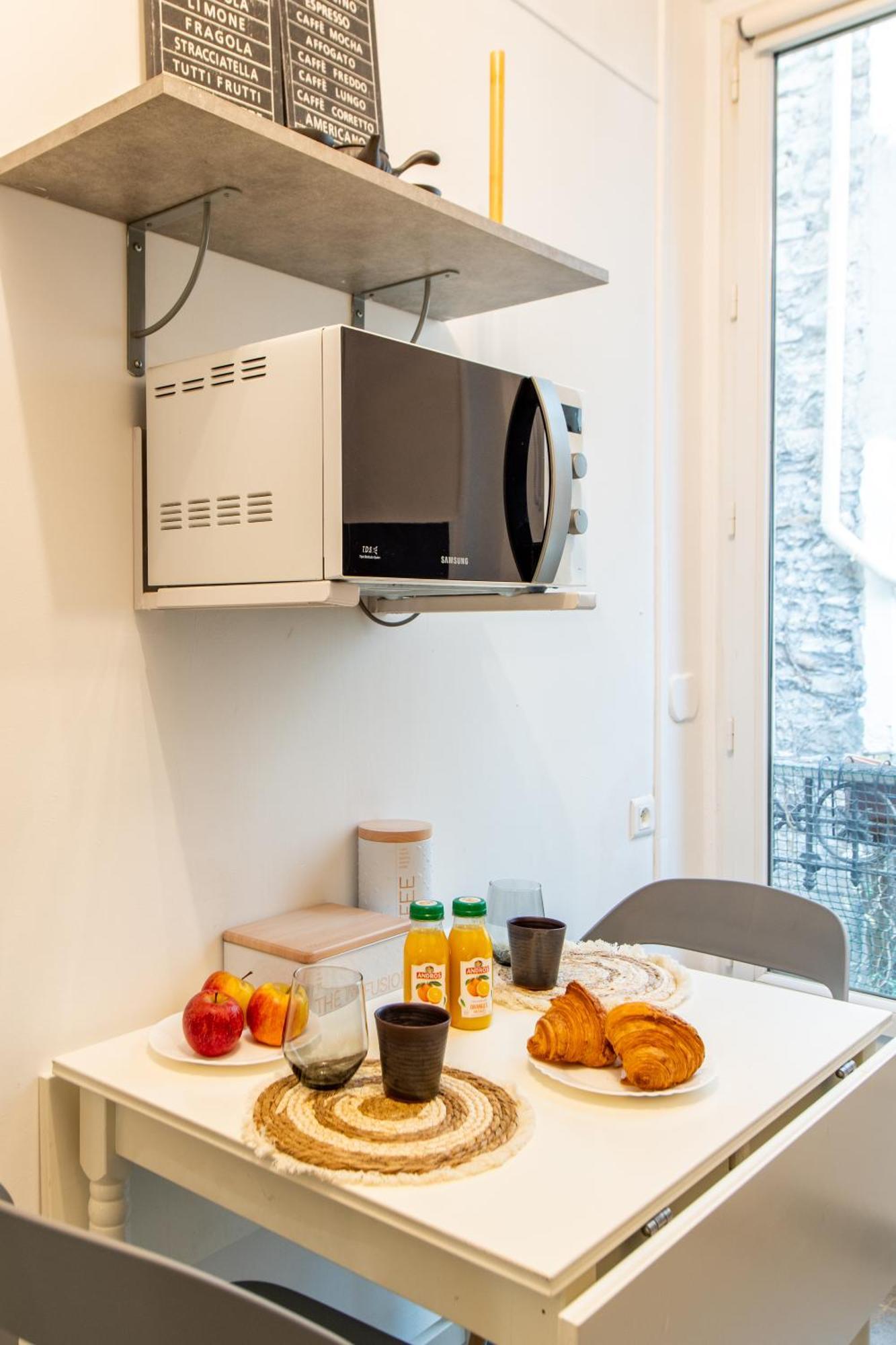 Stylish 2-bedroom Near The Famous Moulin Rouge *