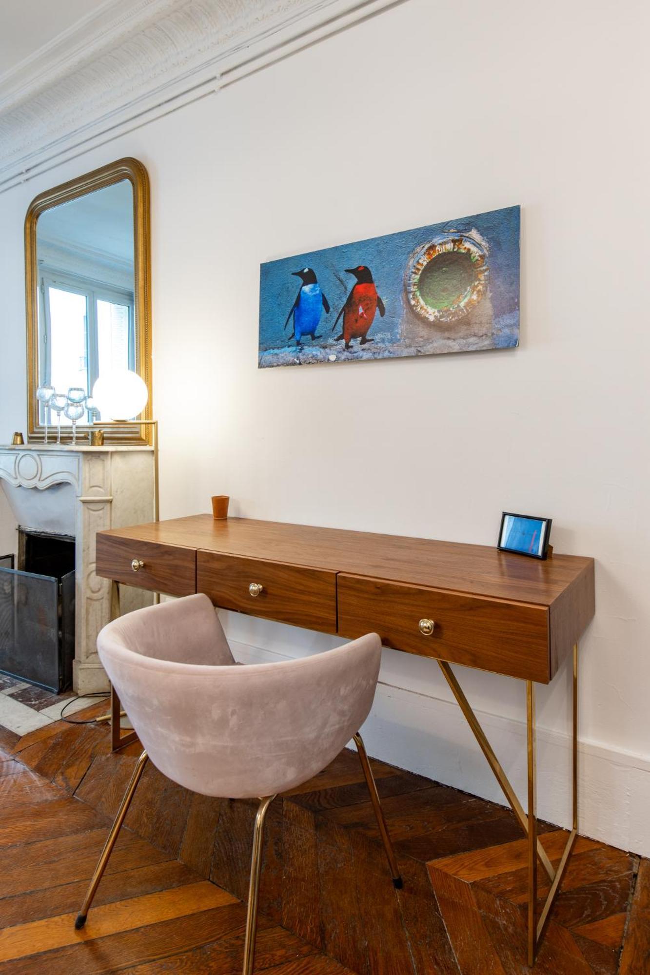 Stylish 2-bedroom Near The Famous Moulin Rouge Apartment Paris