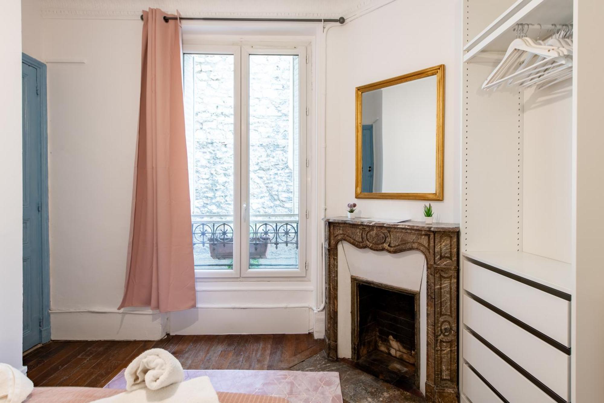 Stylish 2-bedroom Near The Famous Moulin Rouge * Paris