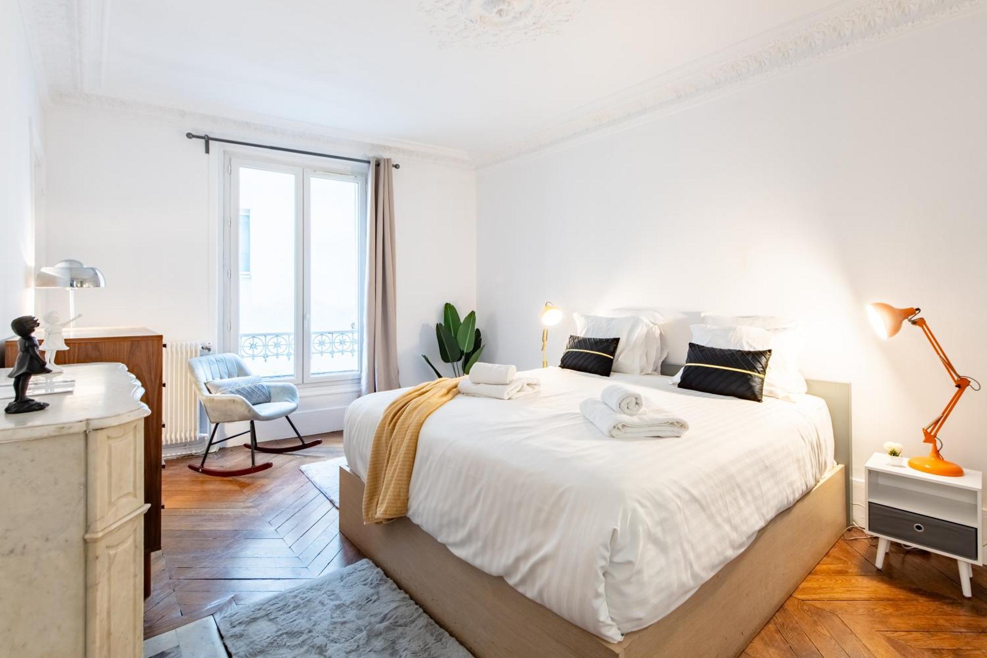 Stylish 2-bedroom Near The Famous Moulin Rouge Apartment *
