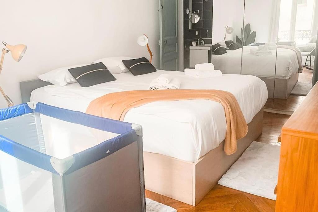 Stylish 2-bedroom Near The Famous Moulin Rouge * Paris