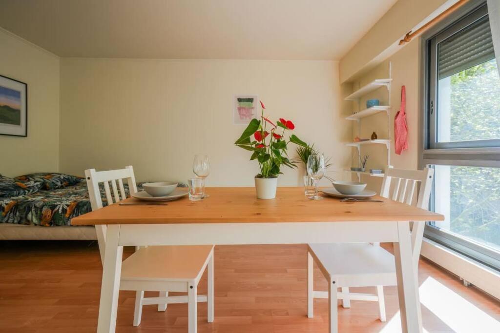 Apartment 10th Arr Stylish Retreat