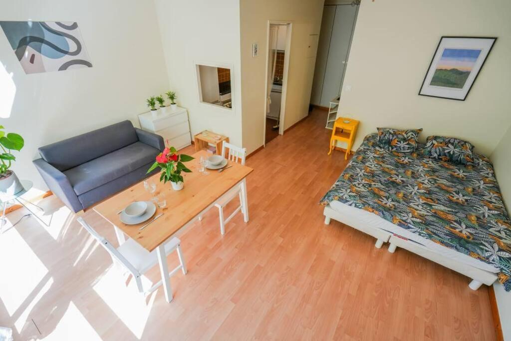 Apartment 10th Arr Stylish Retreat Paris