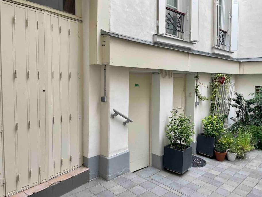 Superbe Montmartre, Rue Des Abbesses