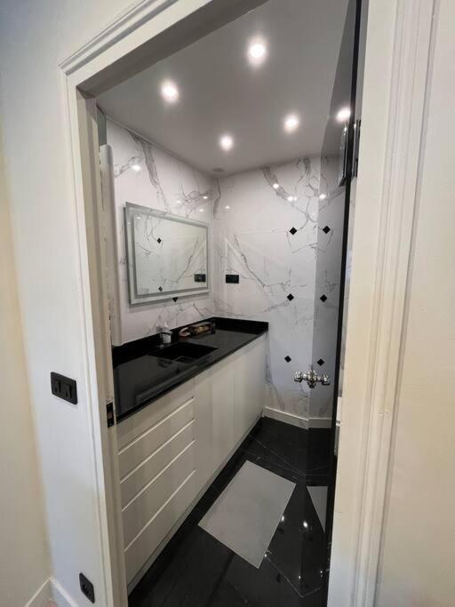 Studio Champs Elysees Appartamento Parigi