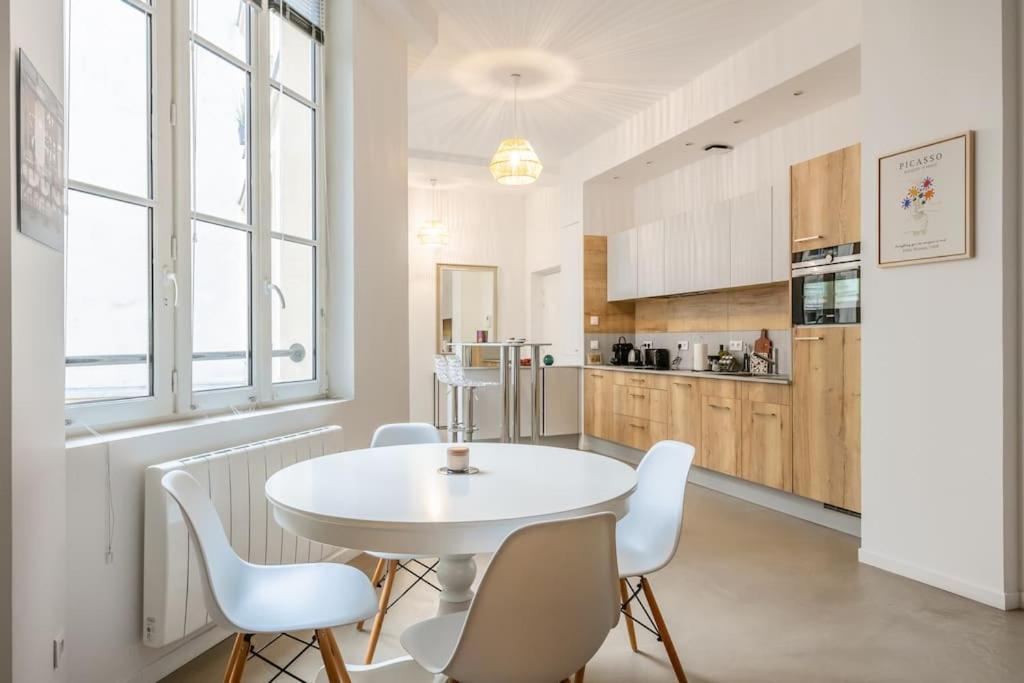 Superbe Loft 67 M2 Bastille Marais Parigi
