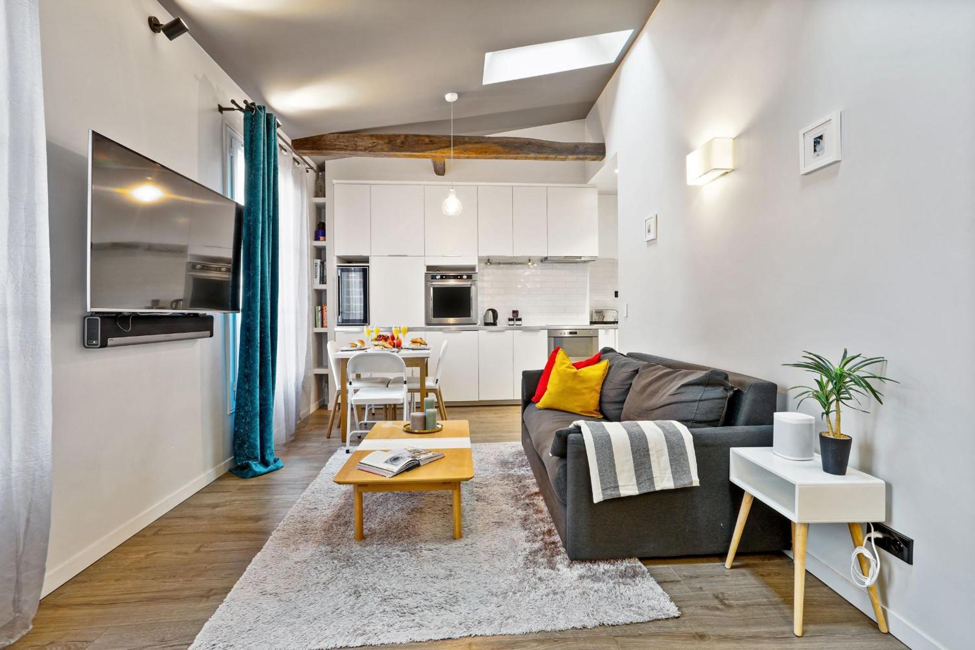 Eiffel Tower & Champ De Mars - 1br - Cityapartmentstay