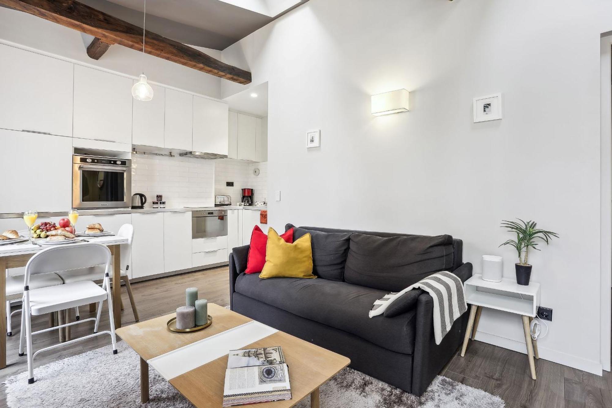 Appartamento Eiffel Tower & Champ De Mars - 1br - Cityapartmentstay Parigi