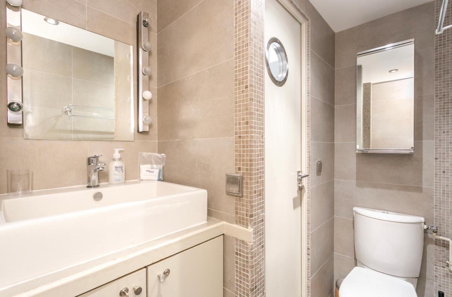Du Lion/ac Historic Flat, Marais, 4-5 Guests Appartamento Parigi