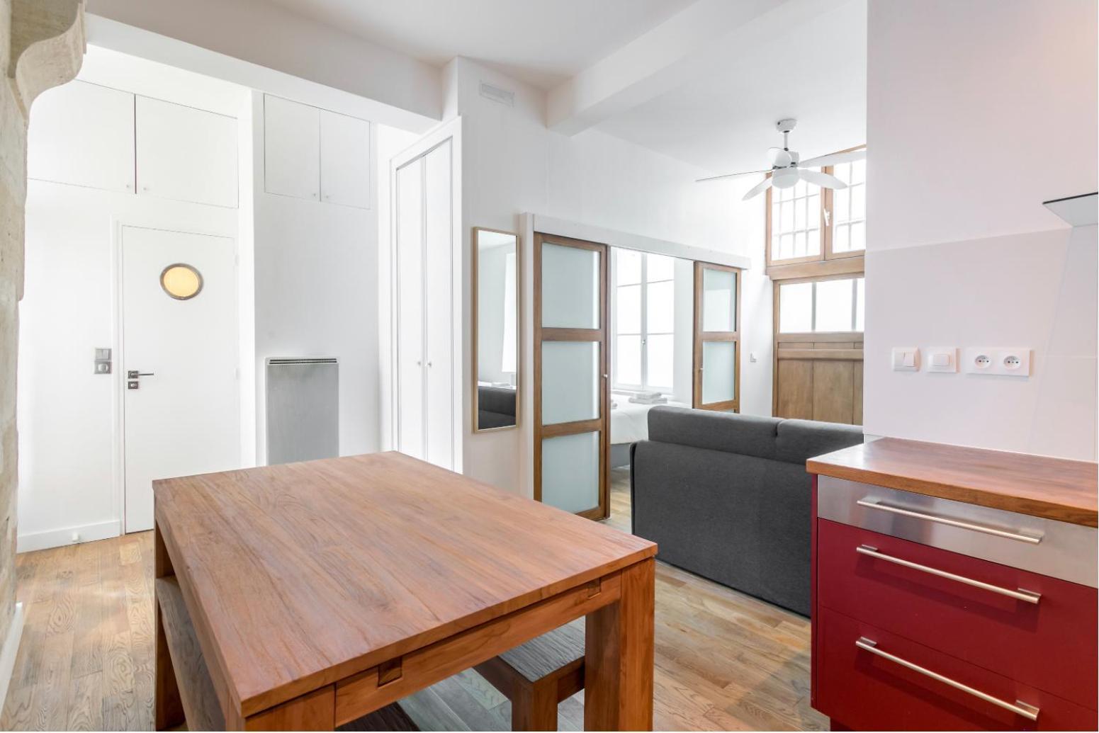 Du Lion/ac Historic Flat, Marais, 4-5 Guests * Parigi
