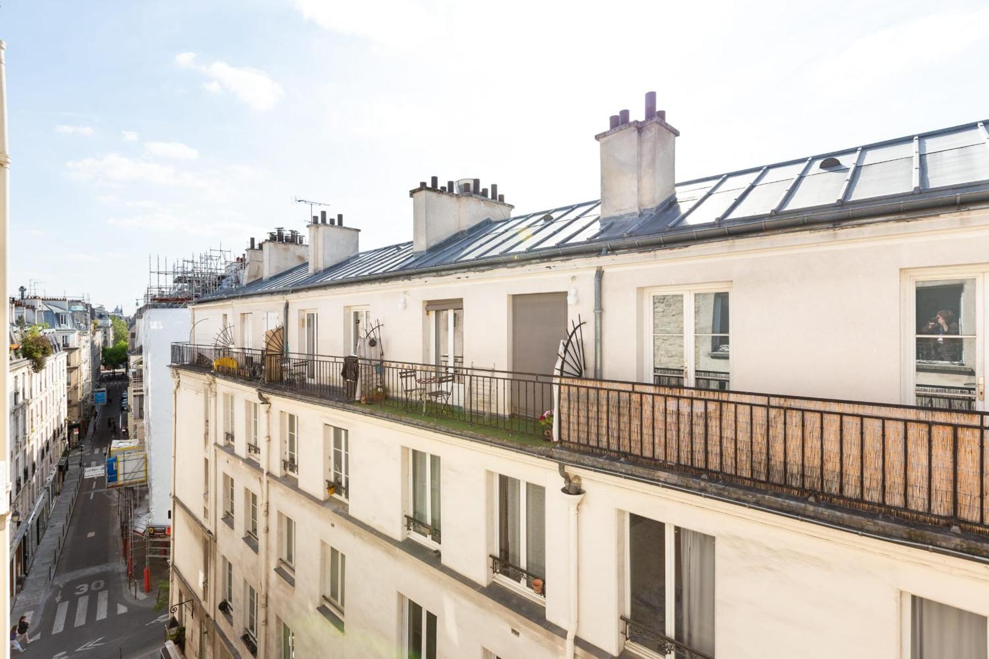112- Lovely In Le Marais Apartment