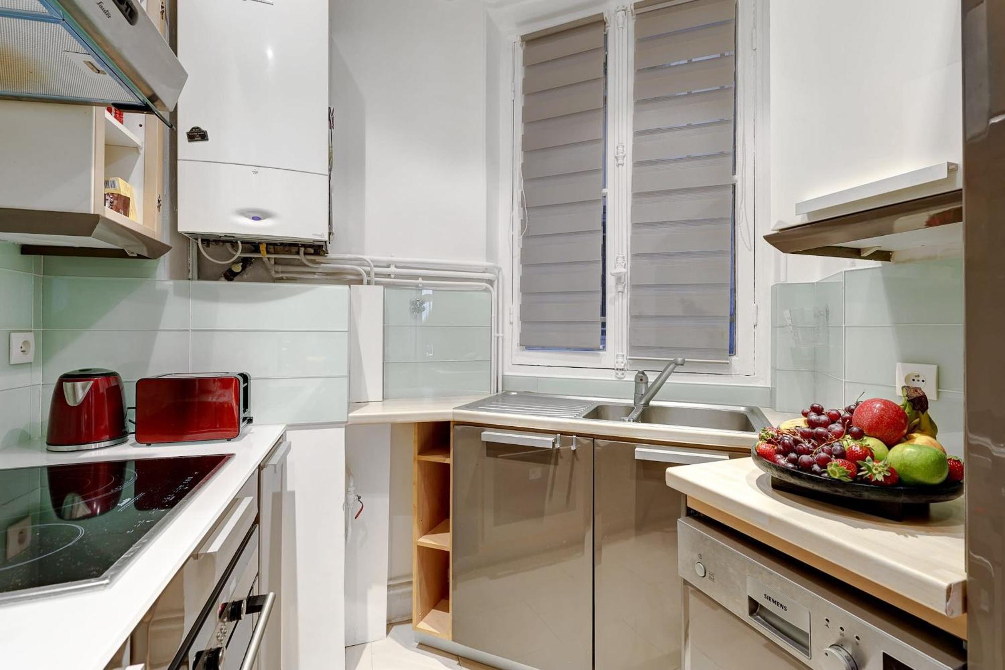 Historic Montparnasse & Jardin Atlantique - Cityapartmentstay Parigi