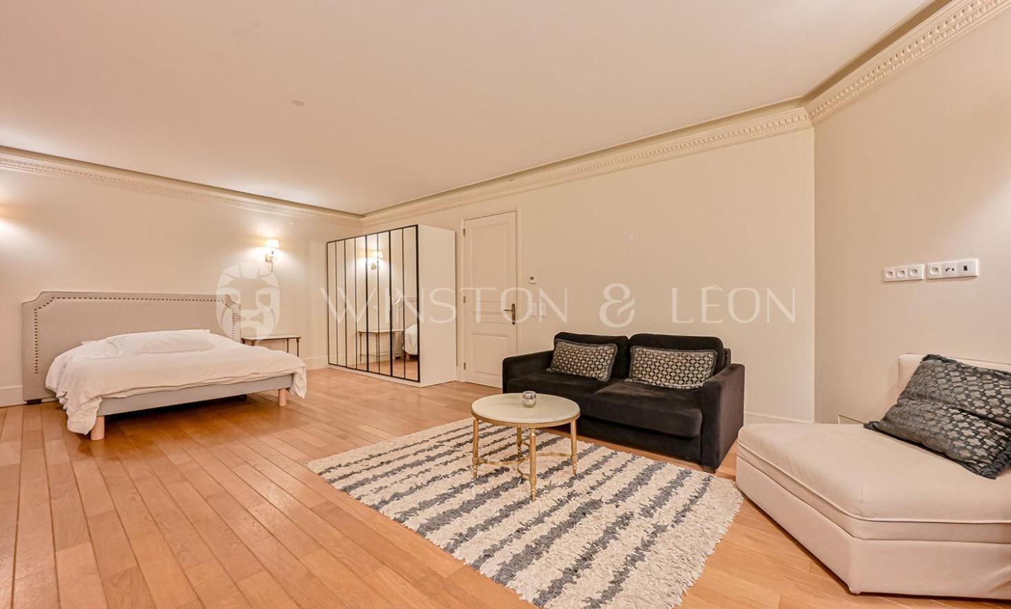7e Invalides Tour Eiffel Apartment Paris