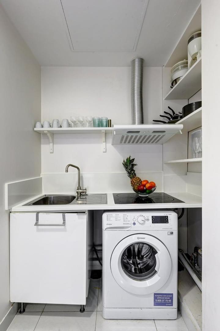 373 Suzanne - Superbe A Paris