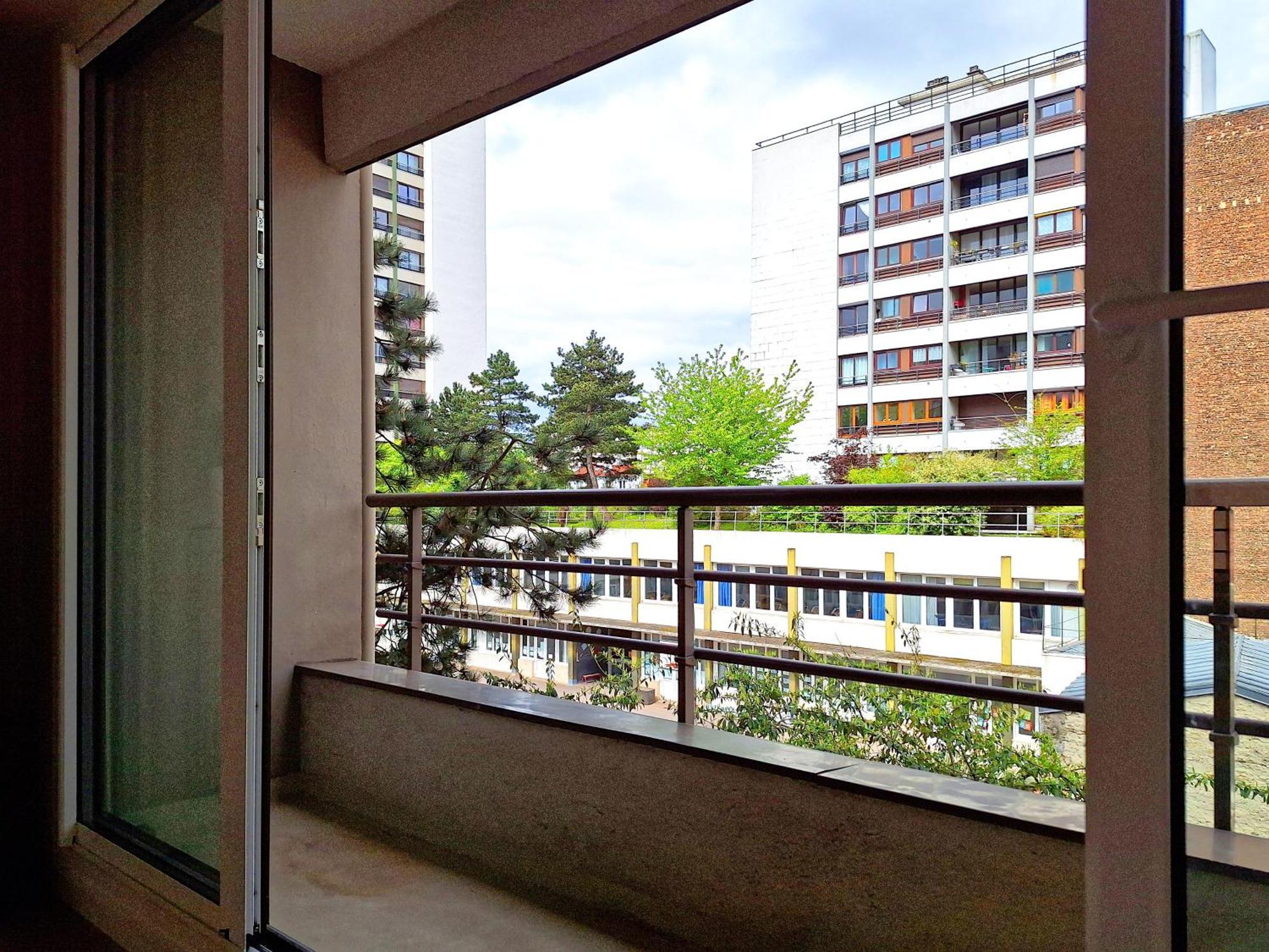 Apartment Chic Parisian Retreat Bright Spacious And Secure Parking