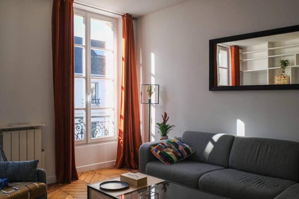 Luxurious In Marais Apartment Paris
