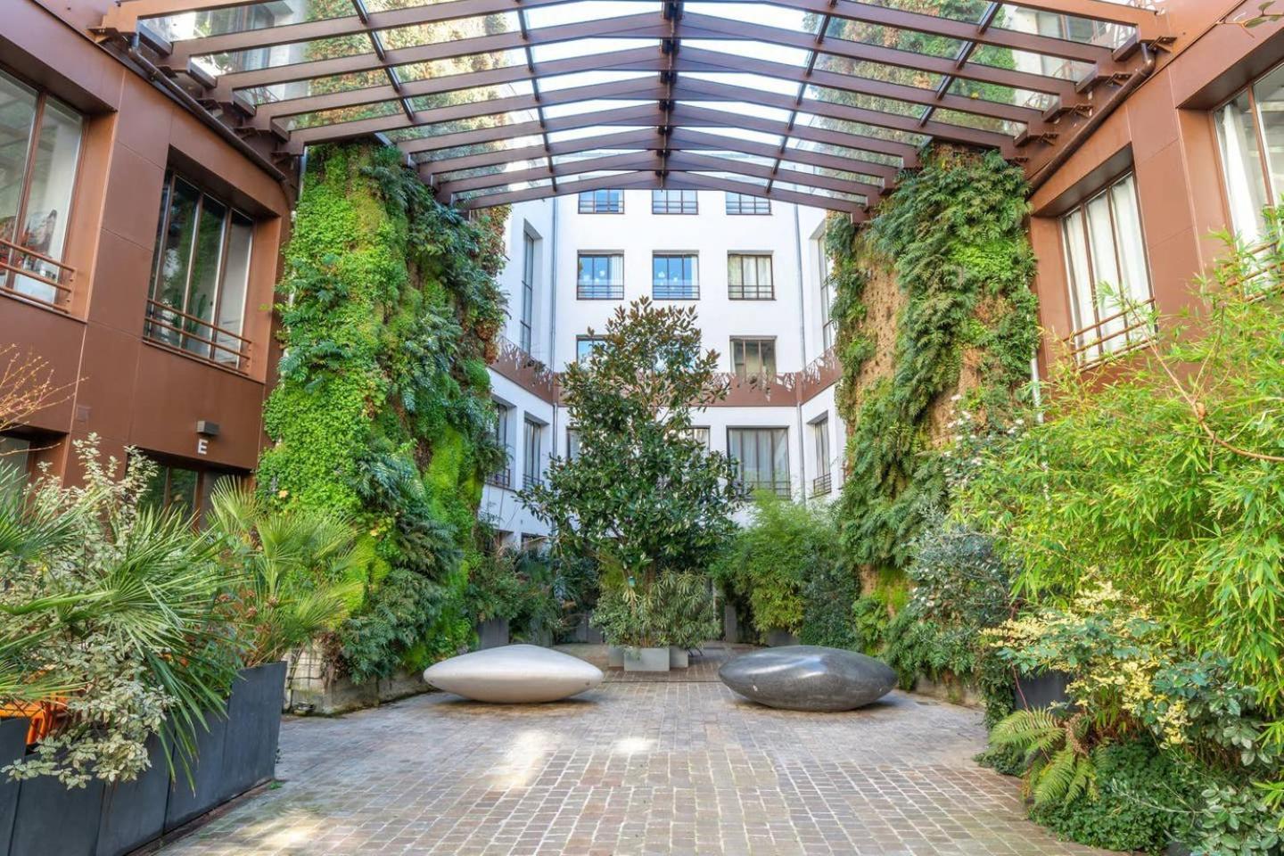 Guestready - Artist Loft With A Vertical Garden *