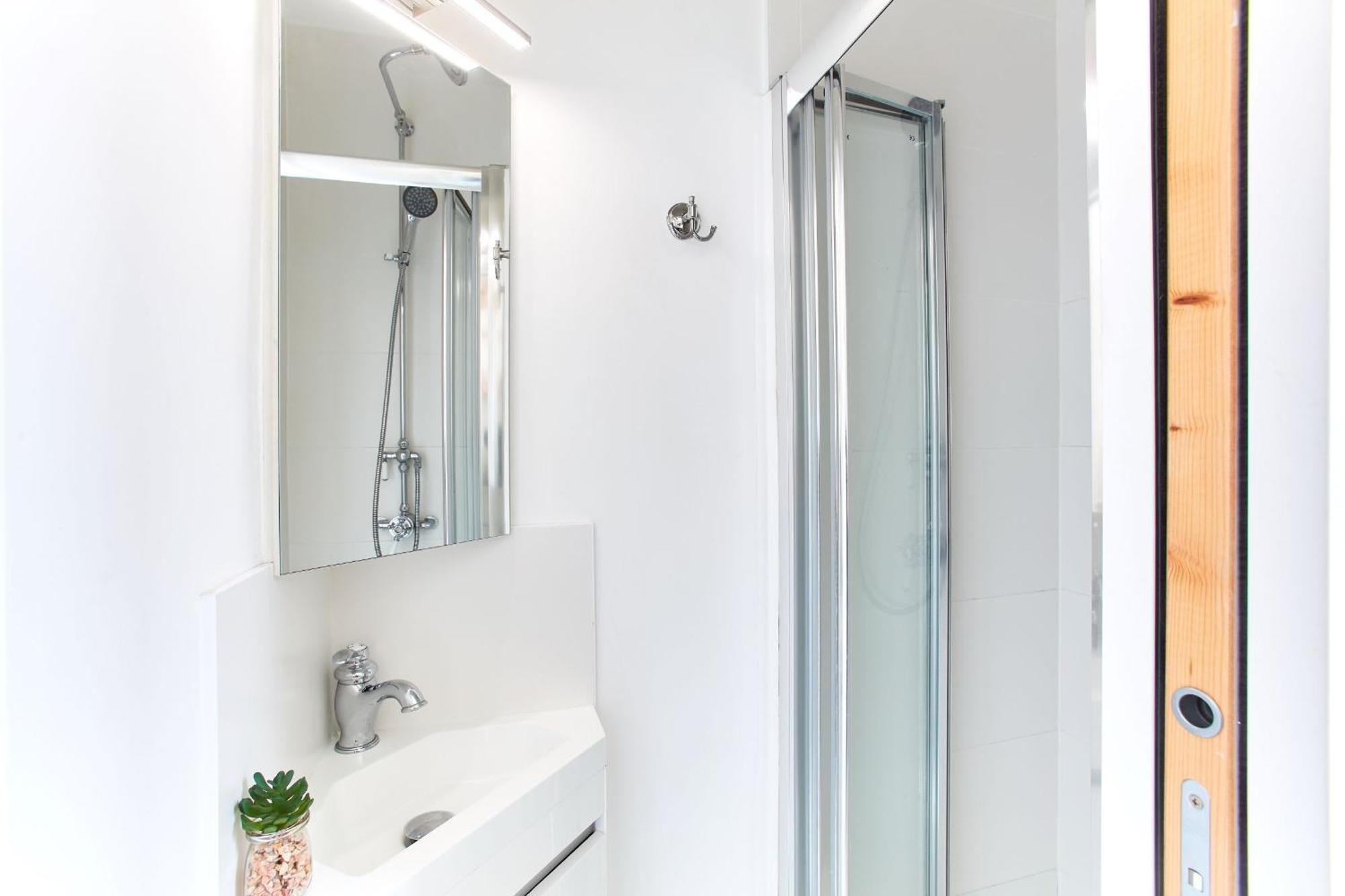 Montmartre & Rue Durantin - 1br - Cityapartmentstay Apartment