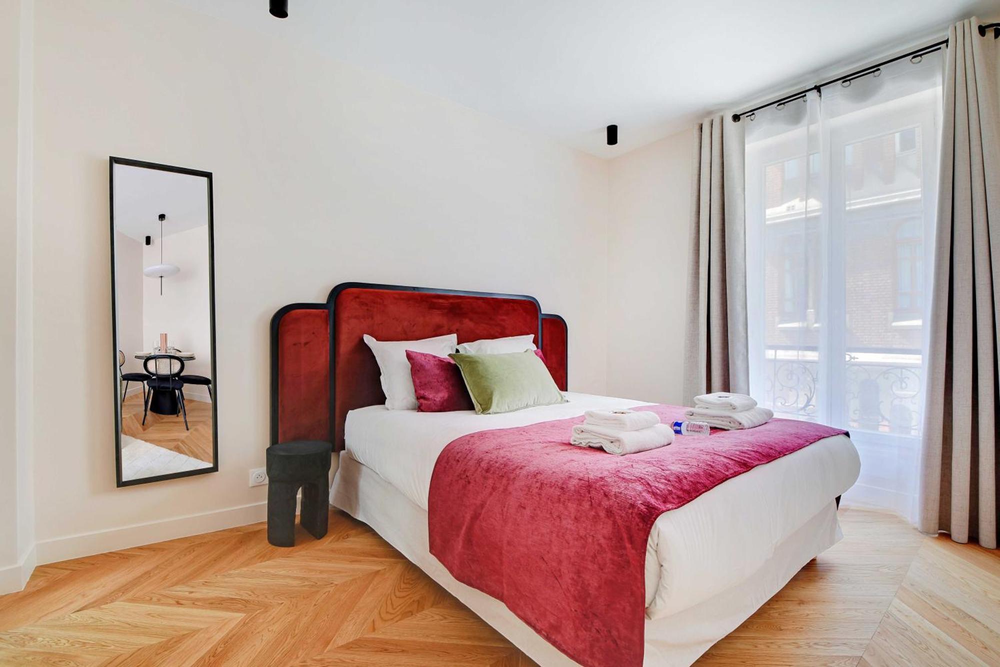 Parisian With Air Conditioning Eiffel Tower Apartment Paris