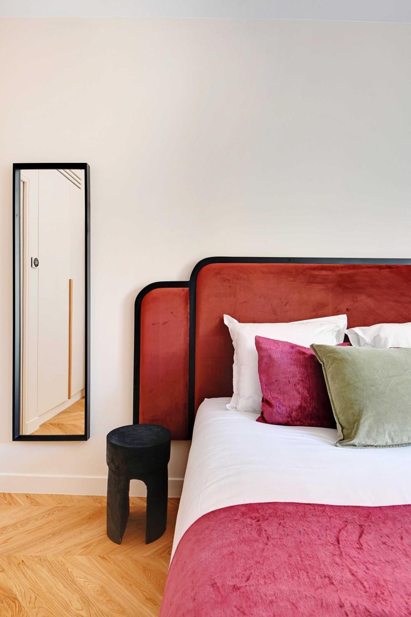 Parisian With Air Conditioning Eiffel Tower Apartment Paris