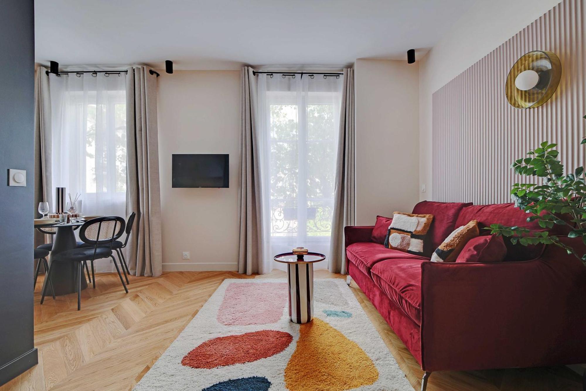 Parisian With Air Conditioning Eiffel Tower Apartment *