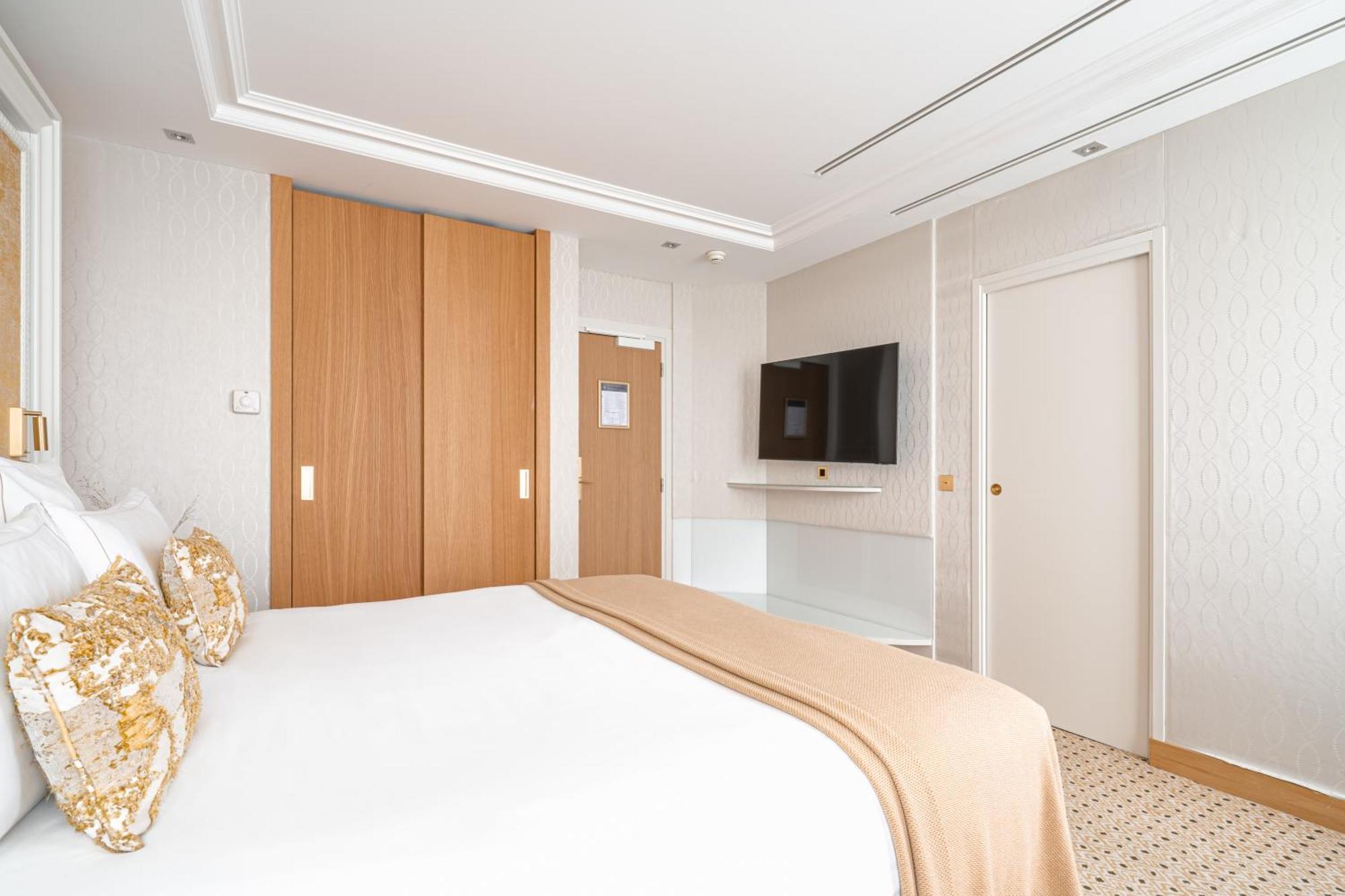 Madison Hotel 4*