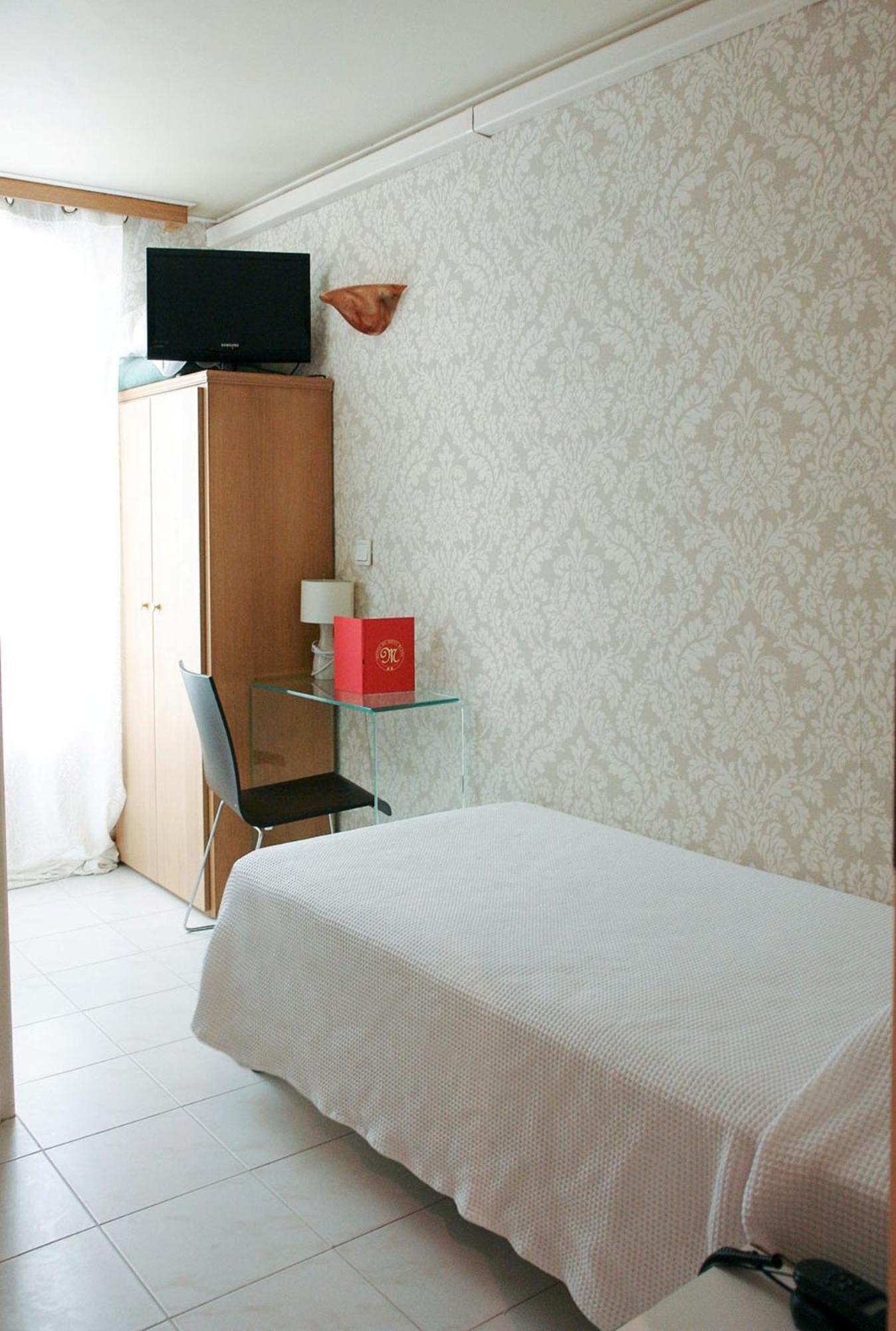 Du Mont Blanc Hotel Paris