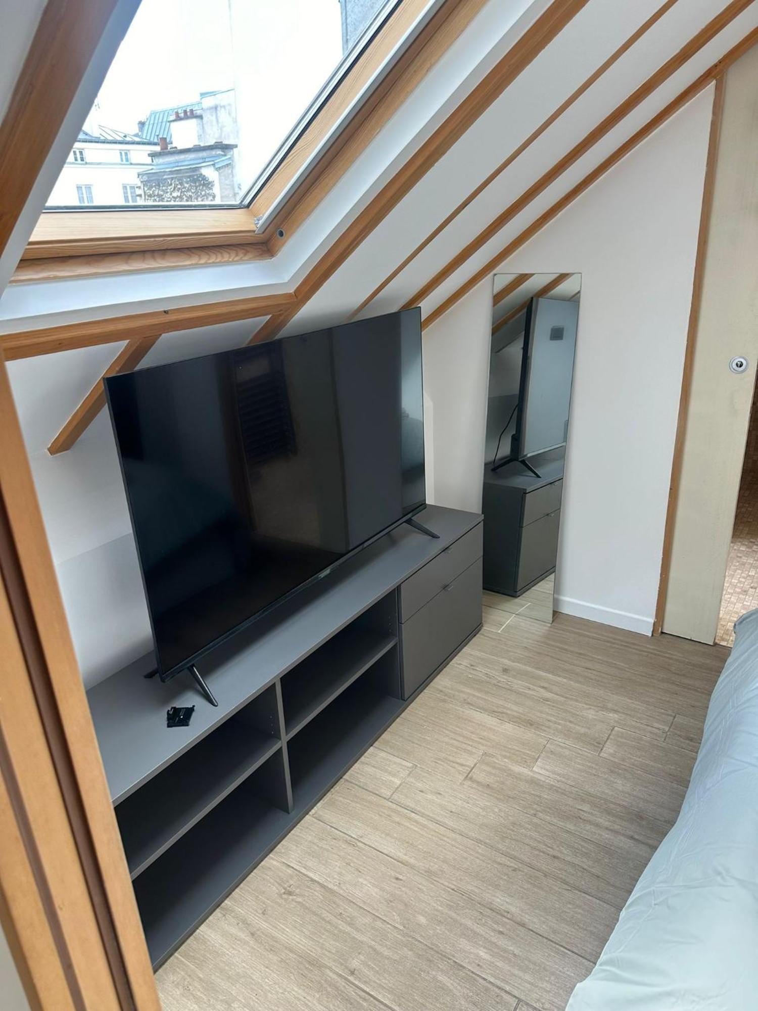1 Opera - Modern Fully Furnished