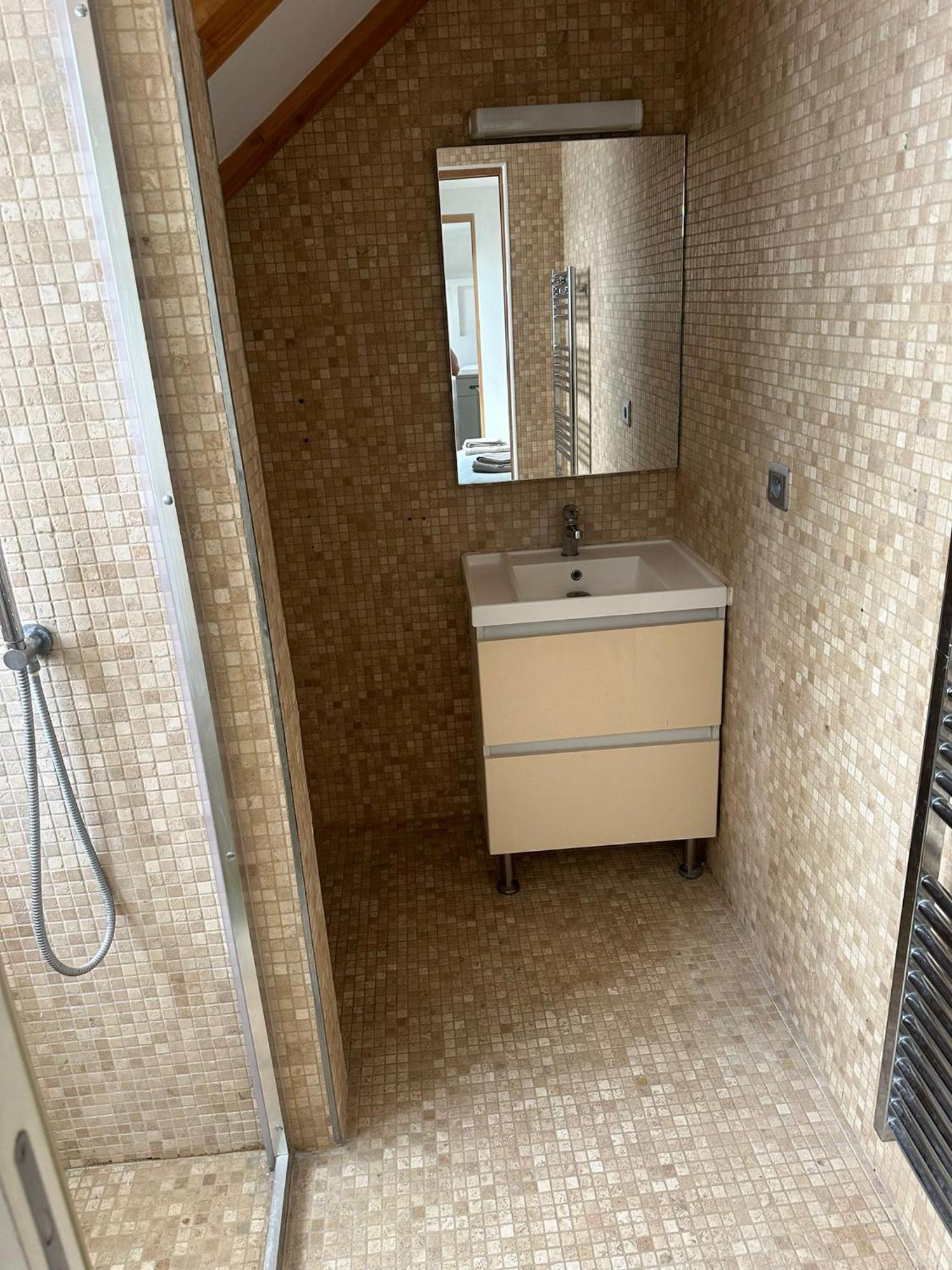 1 Opera - Modern Fully Furnished
