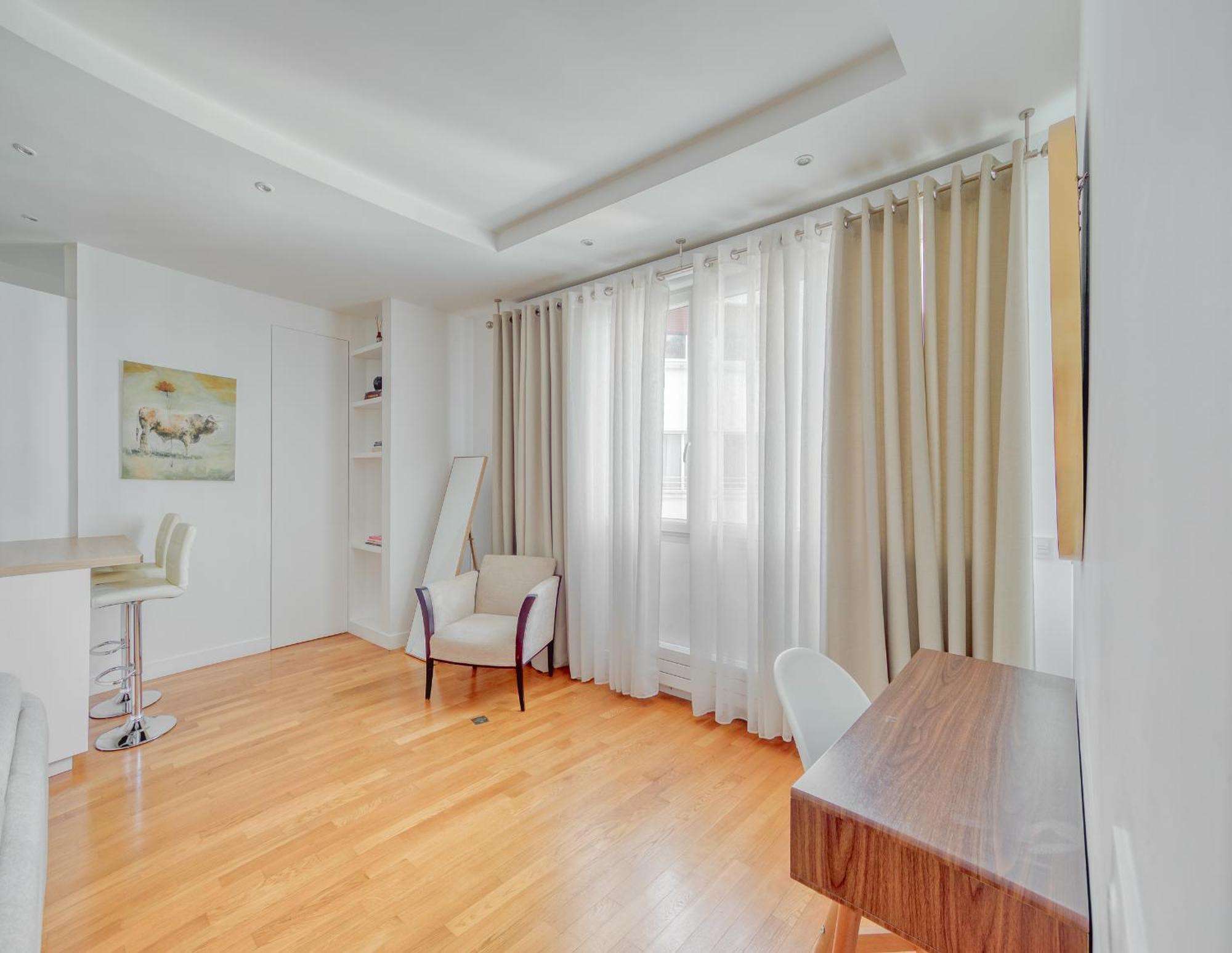 Champs Elysees 1br Prime Location Renovated Parigi