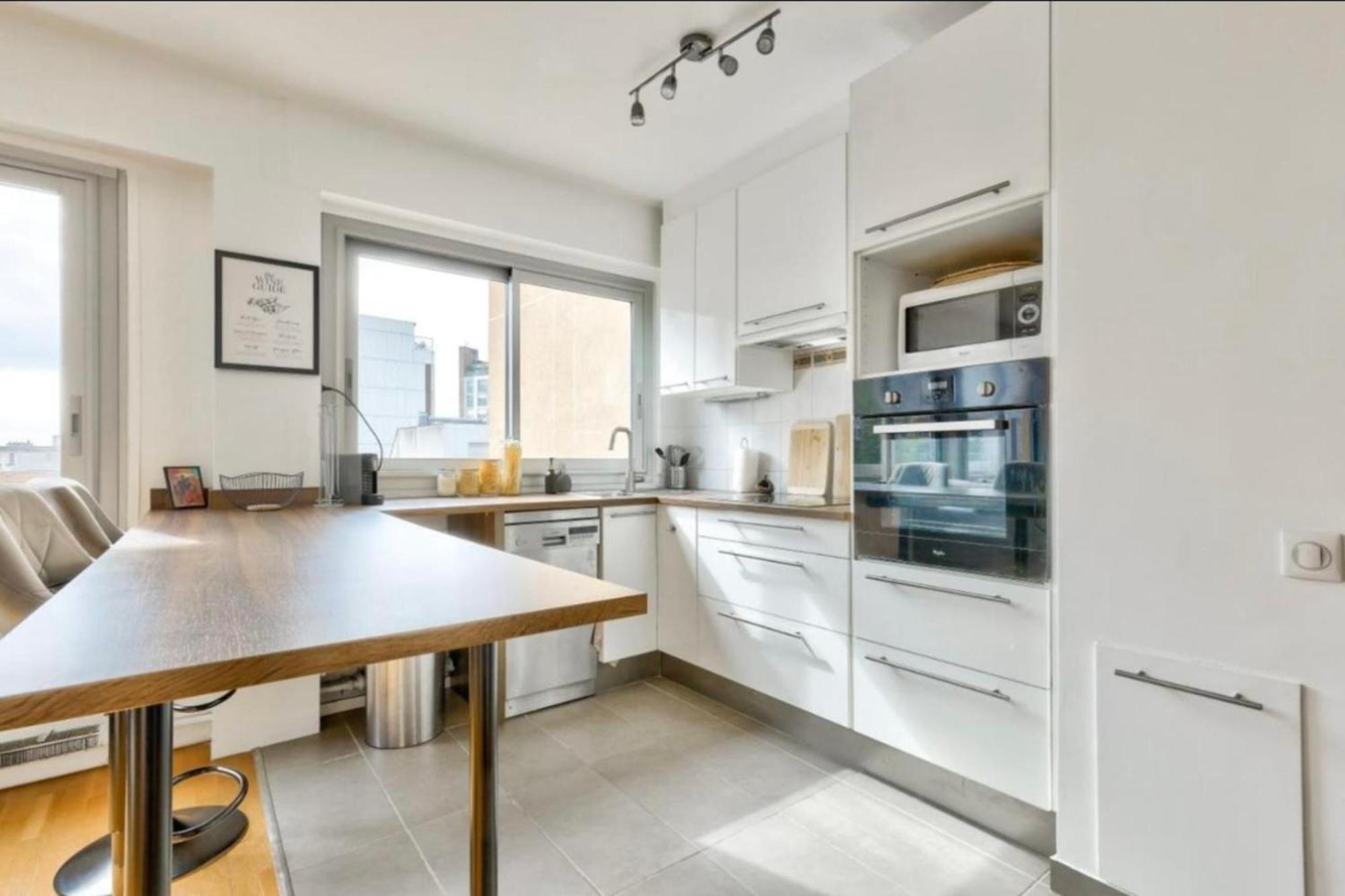 Cozy 50 M Near Pere-lachaise Apartment