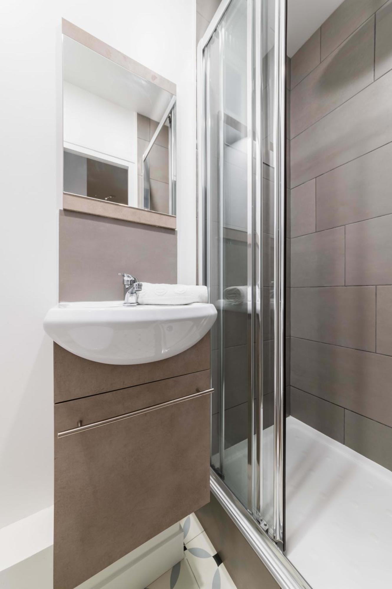 Appartamento Studio Refait A Neuf Proche Metro - 19 - 2p Parigi