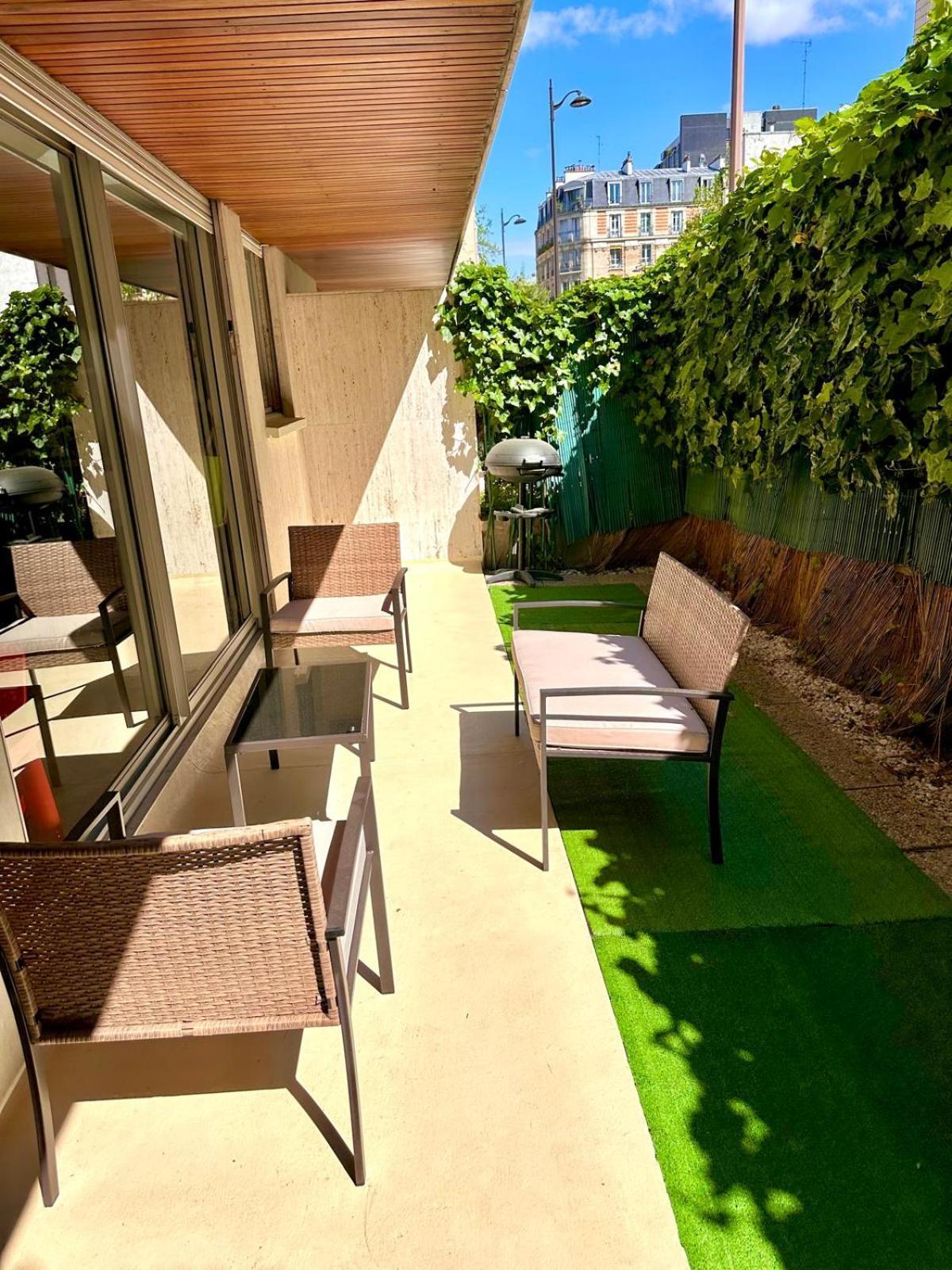 Centre De Avec 2 Terrasses Apartment