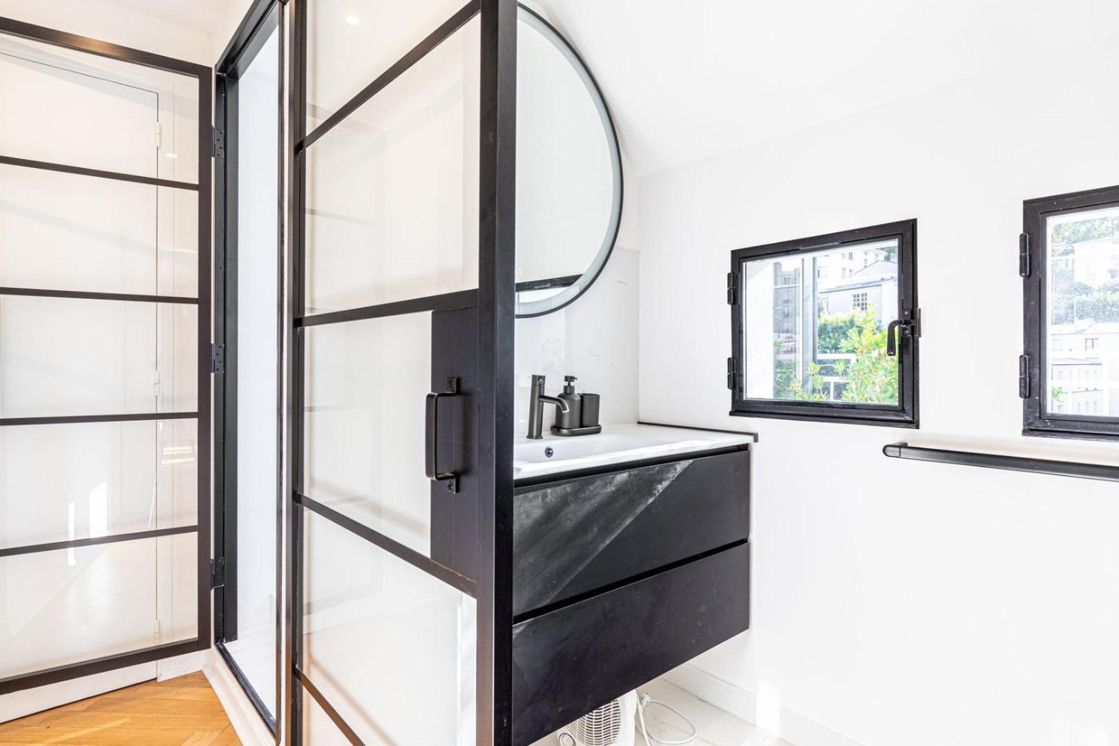 Guestready - Charm With Montmartre View * Parigi
