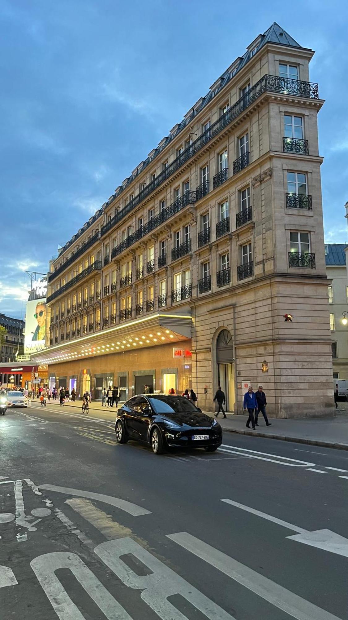 Cosy Opera With Lift Ascenseur