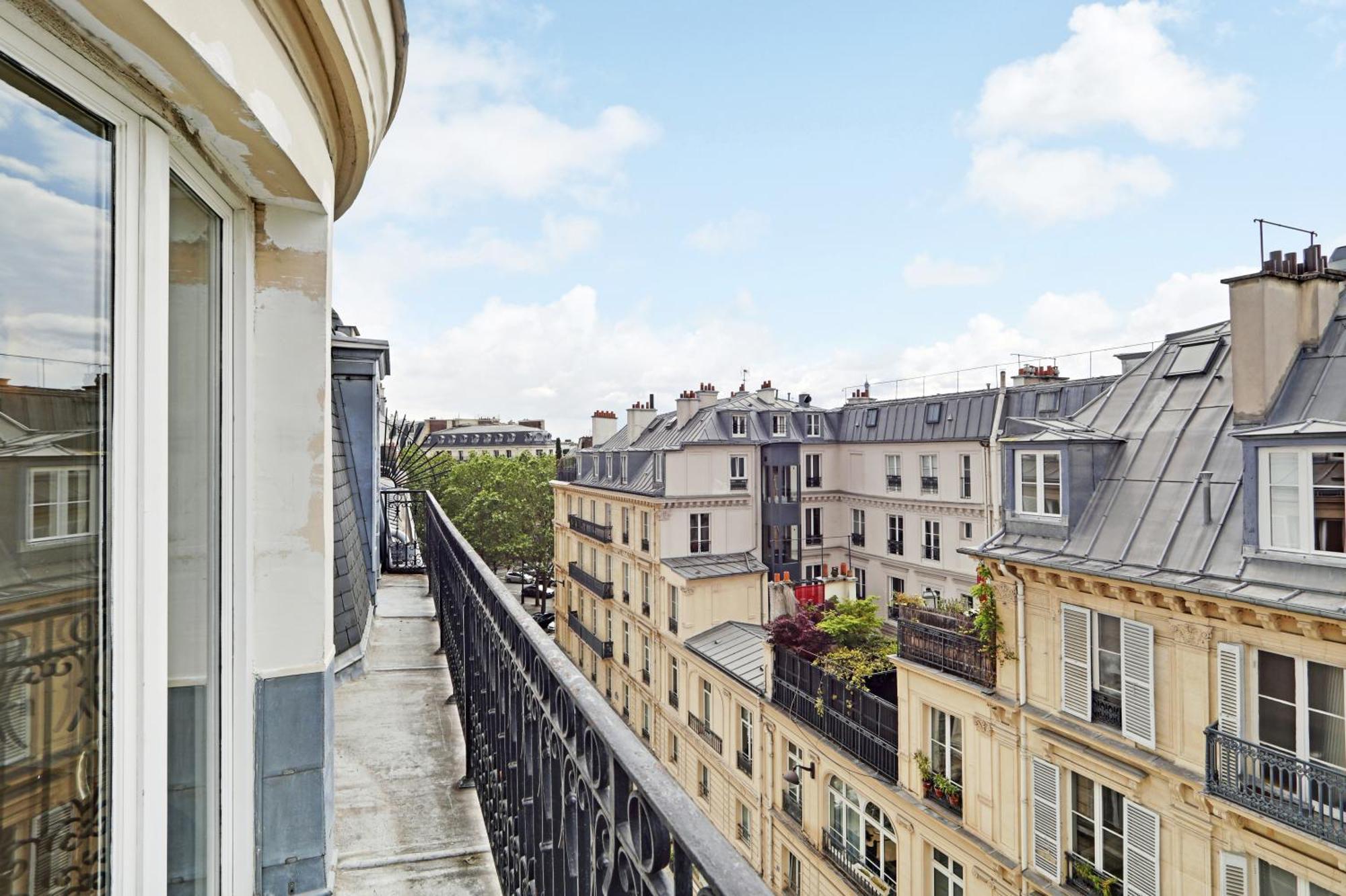 Maison Galante's With Services In La Madeleine - Opera